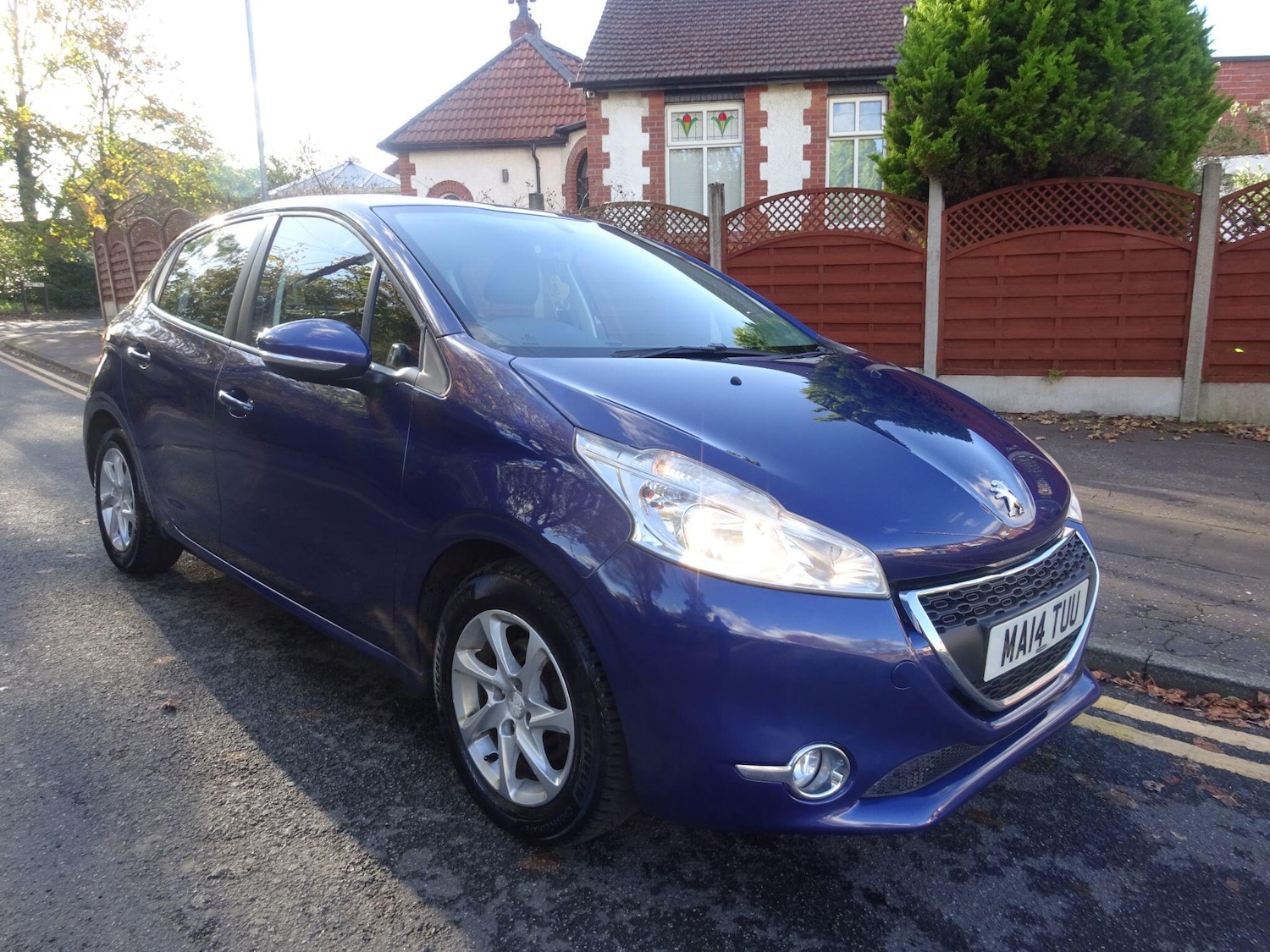 Used Peugeot 208 2014 for sale - 76714427: Photo 4