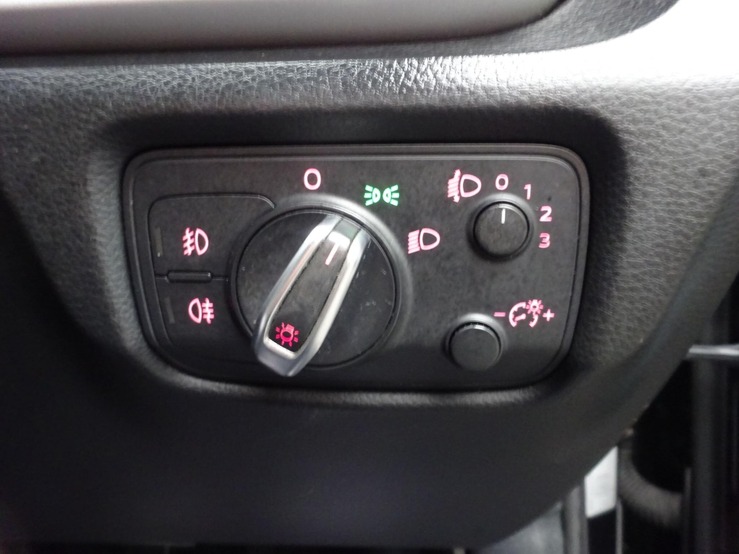 Used Audi A3 2014 for sale - 76743311: Photo 30