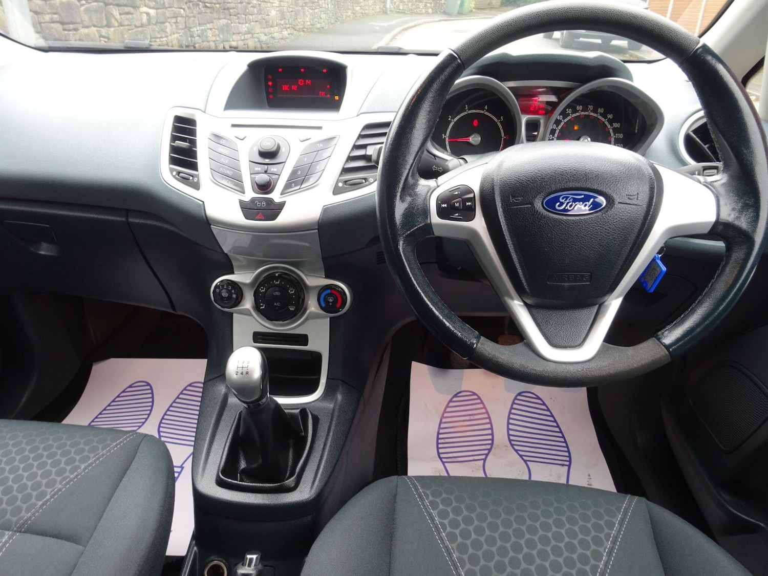 Used Ford Fiesta 2010 for sale - 76714543: Photo 12