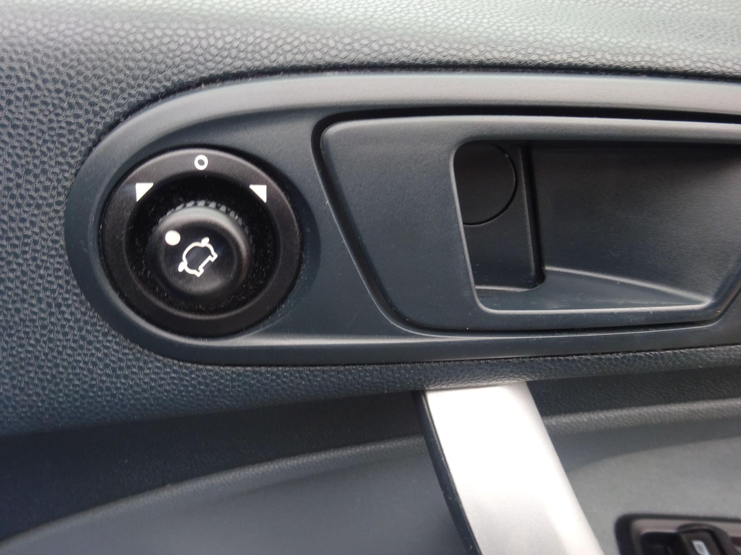 Used Ford Fiesta 2010 for sale - 76714543: Photo 24