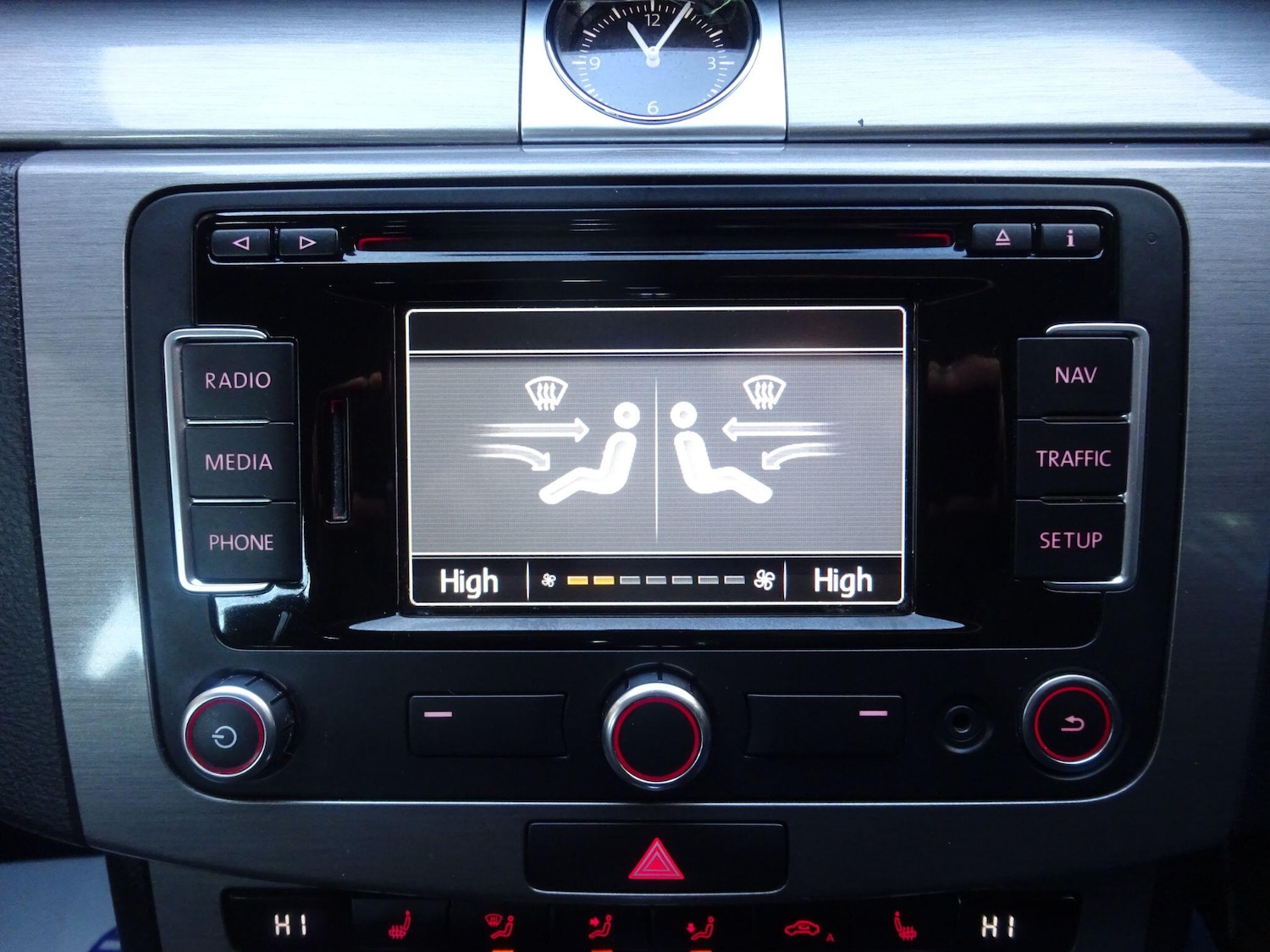 Used Volkswagen Passat 2013 for sale - 76886390: Photo 24