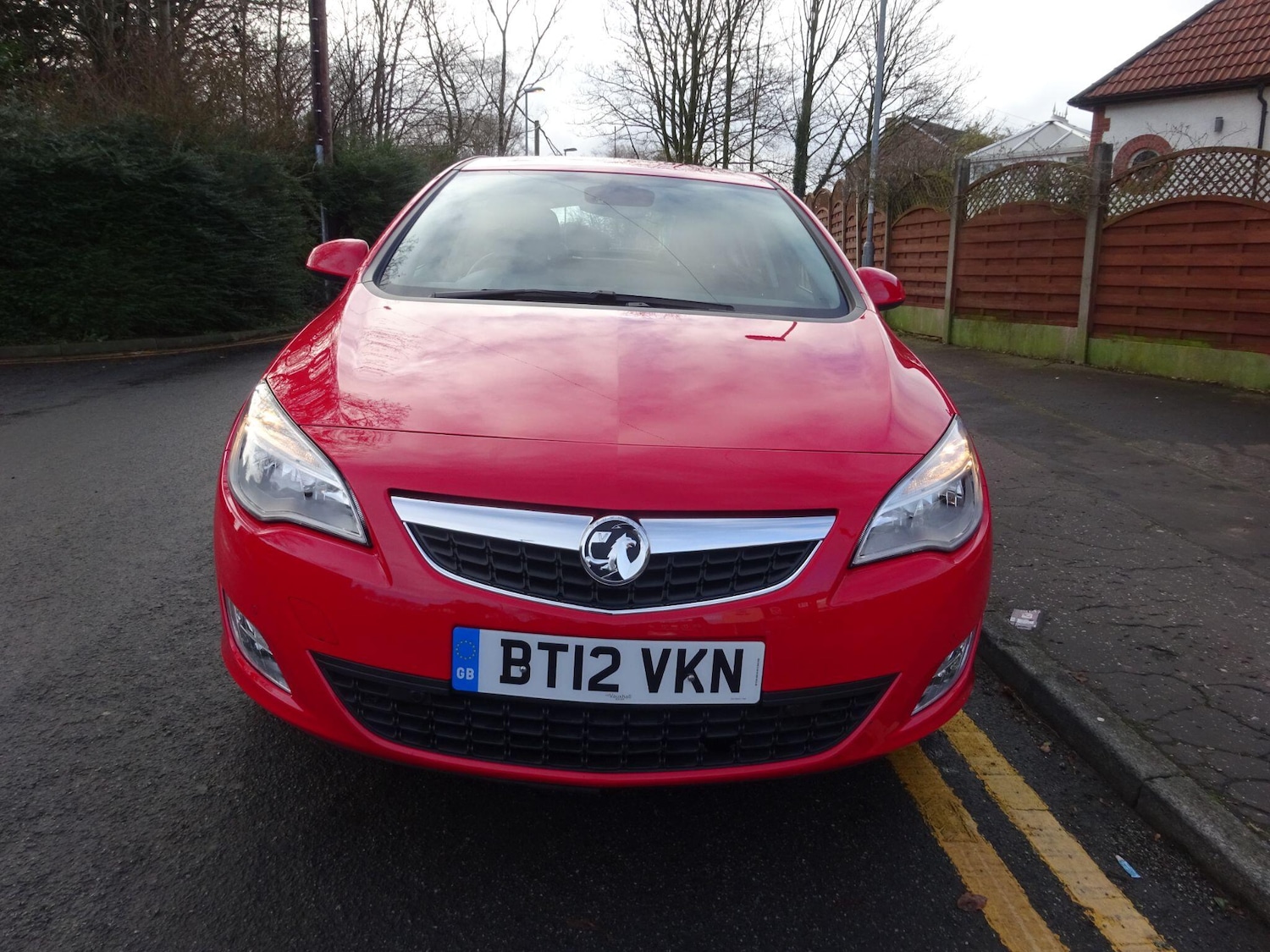 Used Vauxhall Astra 2012 for sale - 77377130: Photo 2