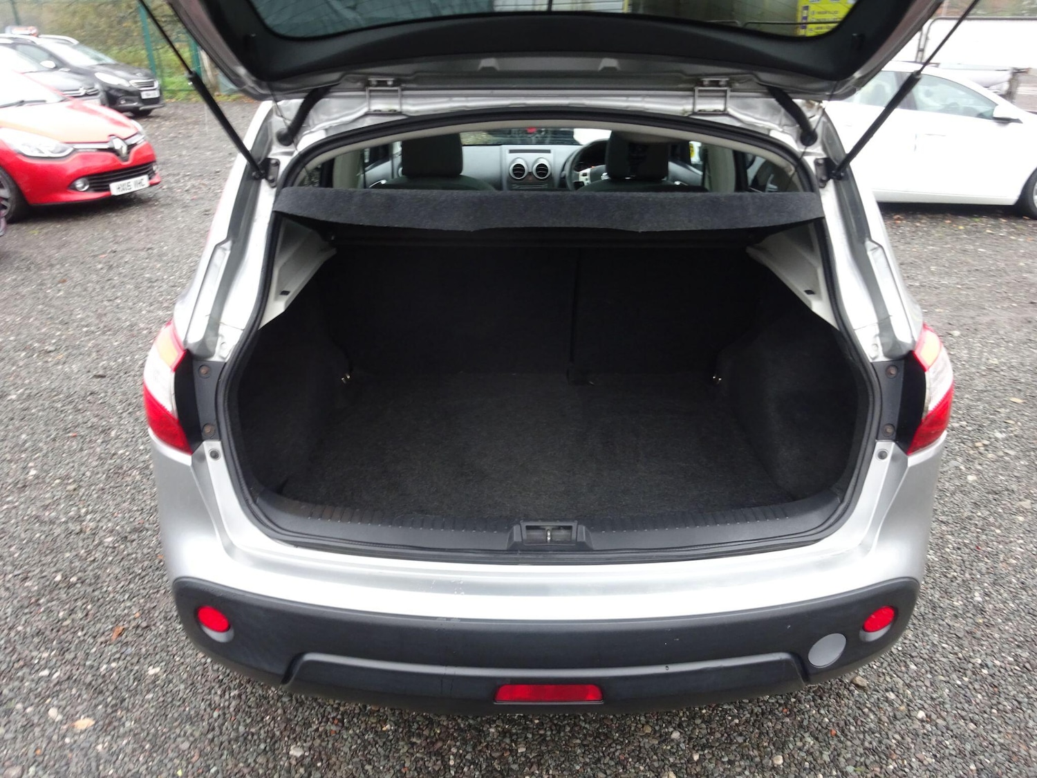 Used Nissan Qashqai 2010 for sale - 76715165: Photo 38