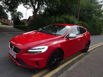 Used Volvo V40 2017 for sale - 79295910: Photo