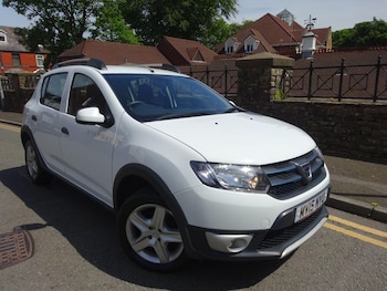 Used Dacia Sandero Stepway 2015 for sale - 78759636: Photo