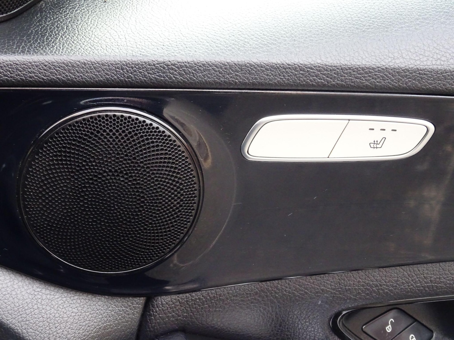 Used Mercedes-Benz C Class 2015 for sale - 76714550: Photo 28