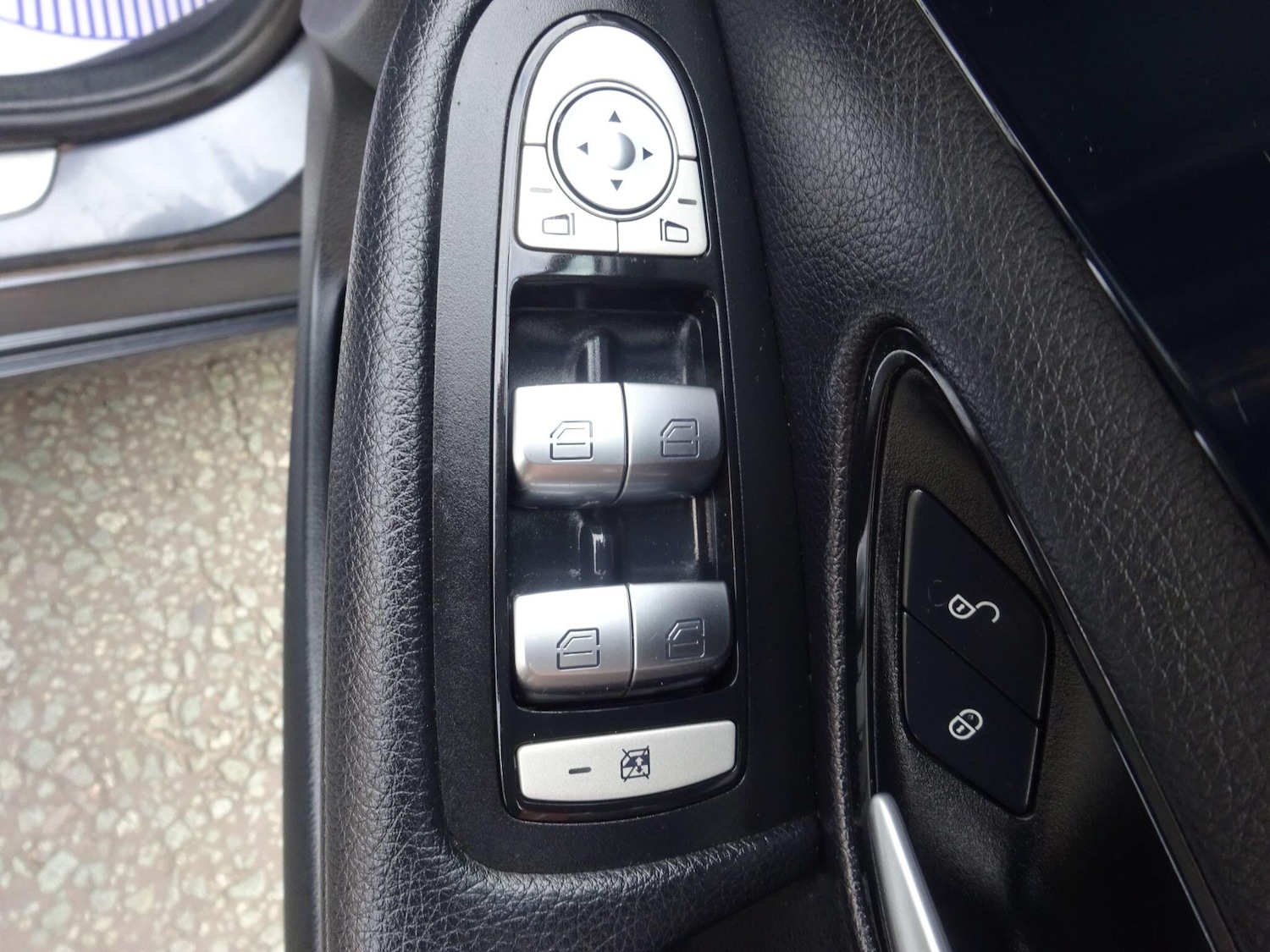 Used Mercedes-Benz C Class 2015 for sale - 76714550: Photo 33