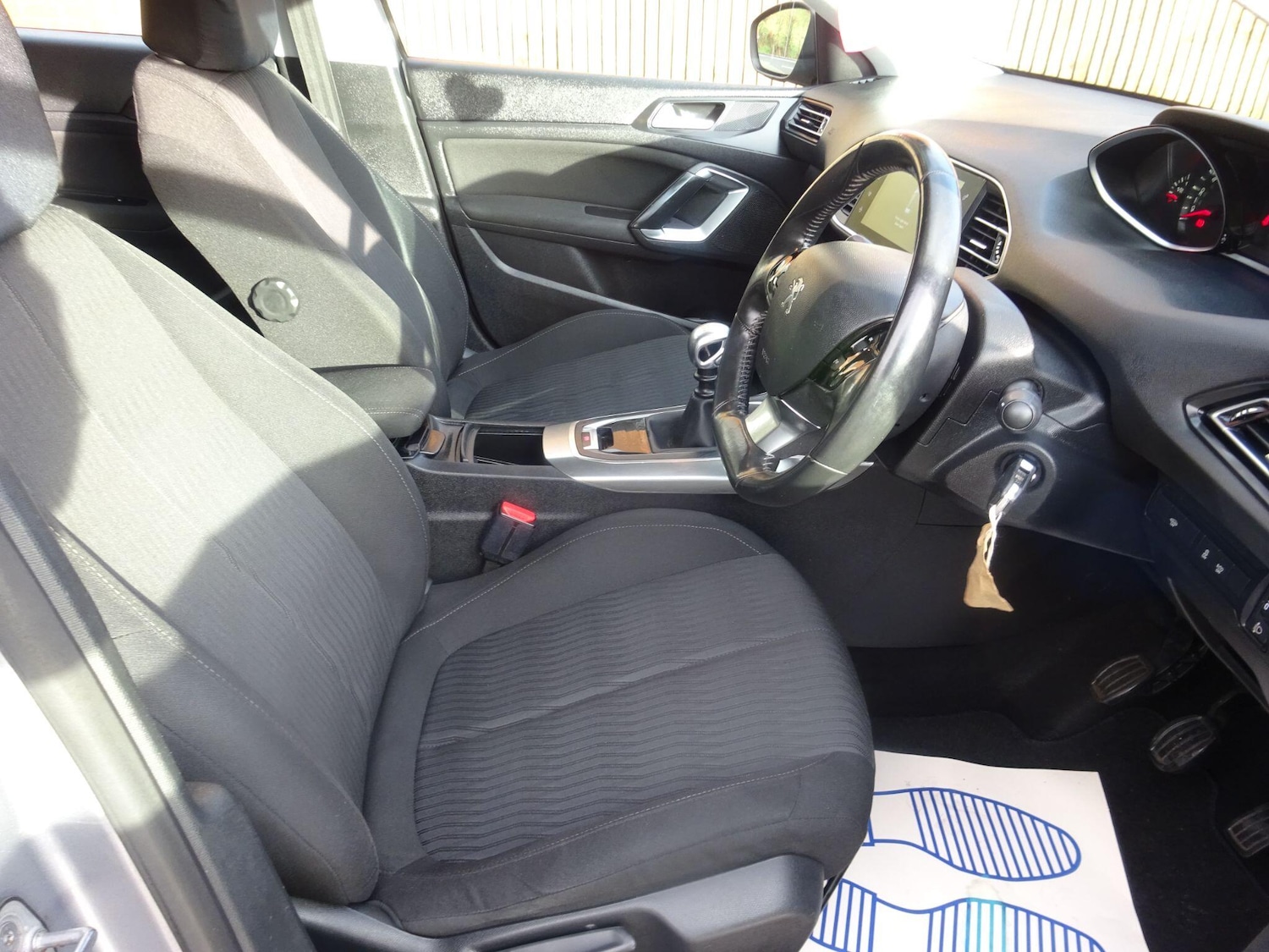 Used Peugeot 308 2014 for sale - 76865982: Photo 14