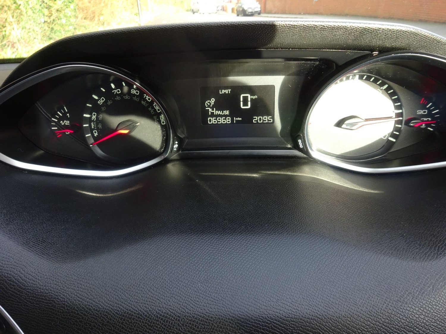 Used Peugeot 308 2014 for sale - 76865982: Photo 17