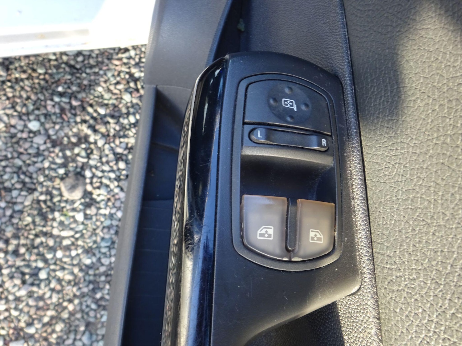 Used Vauxhall Corsa 2008 for sale - 77015753: Photo 19