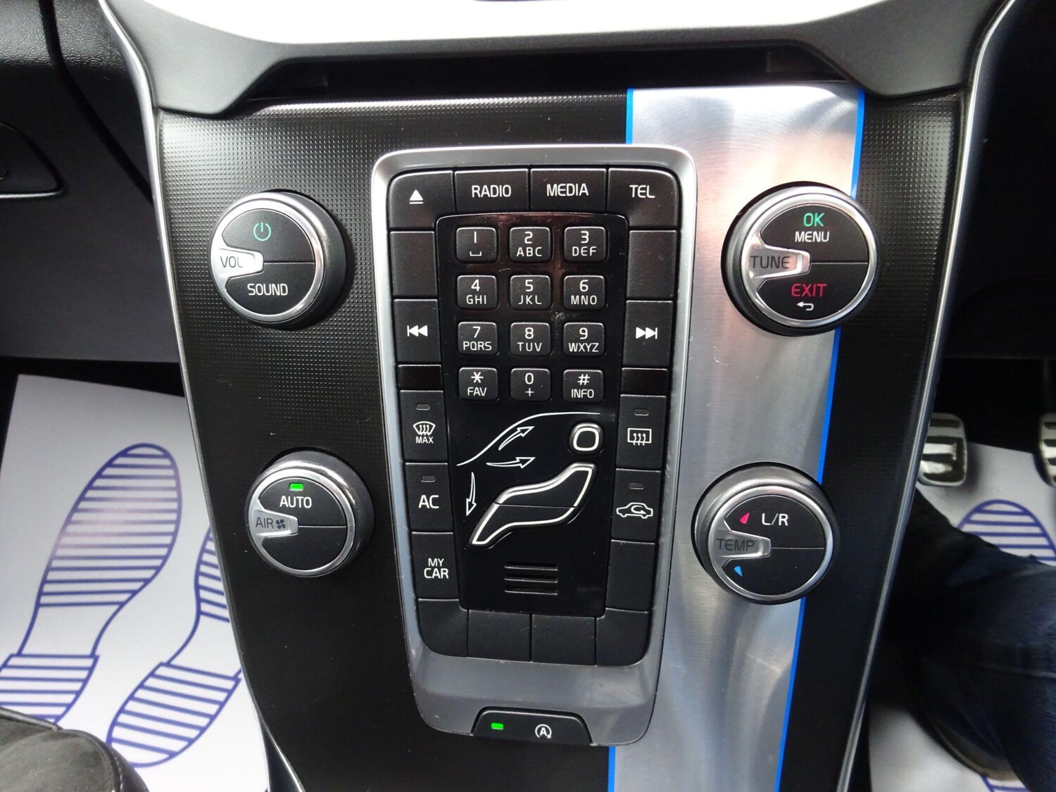 Used Volvo V40 2014 for sale - 77722857: Photo 24