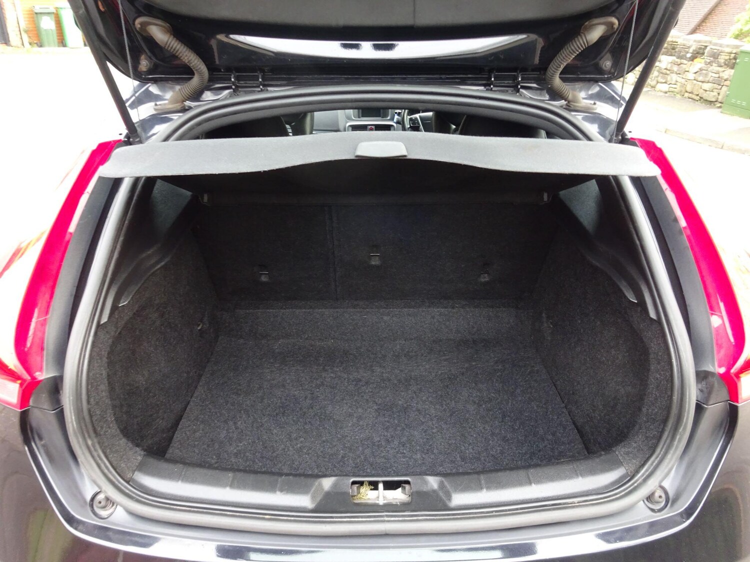 Used Volvo V40 2014 for sale - 77722857: Photo 34