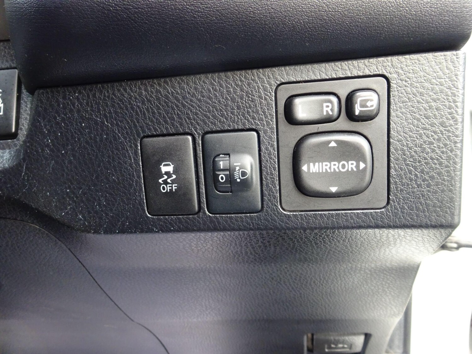 Used Toyota RAV4 2013 for sale - 76801875: Photo 30