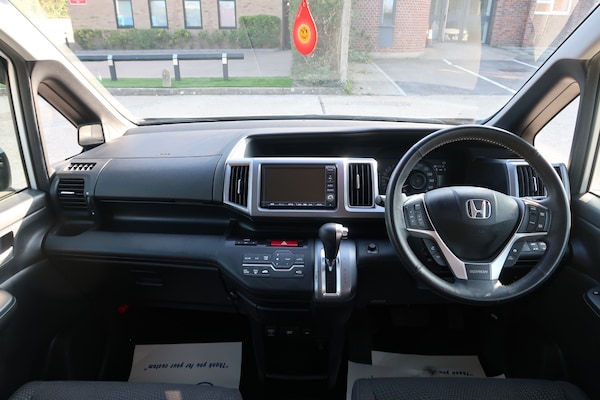 Used Honda Stepwagon 2012 for sale - 76268842: Photo 10
