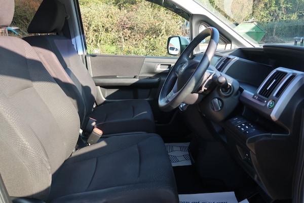 Used Honda Stepwagon 2012 for sale - 76268842: Photo 11