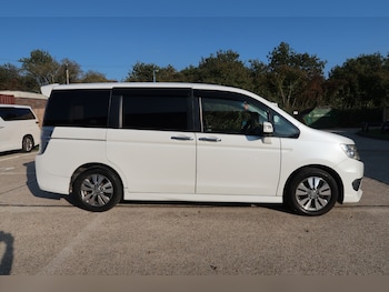 Used Honda Stepwagon 2012 for sale - 76268842: Photo 2