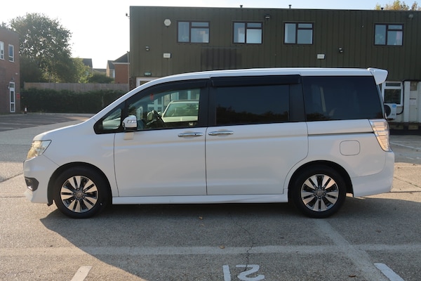 Used Honda Stepwagon 2012 for sale - 76268842: Photo 7