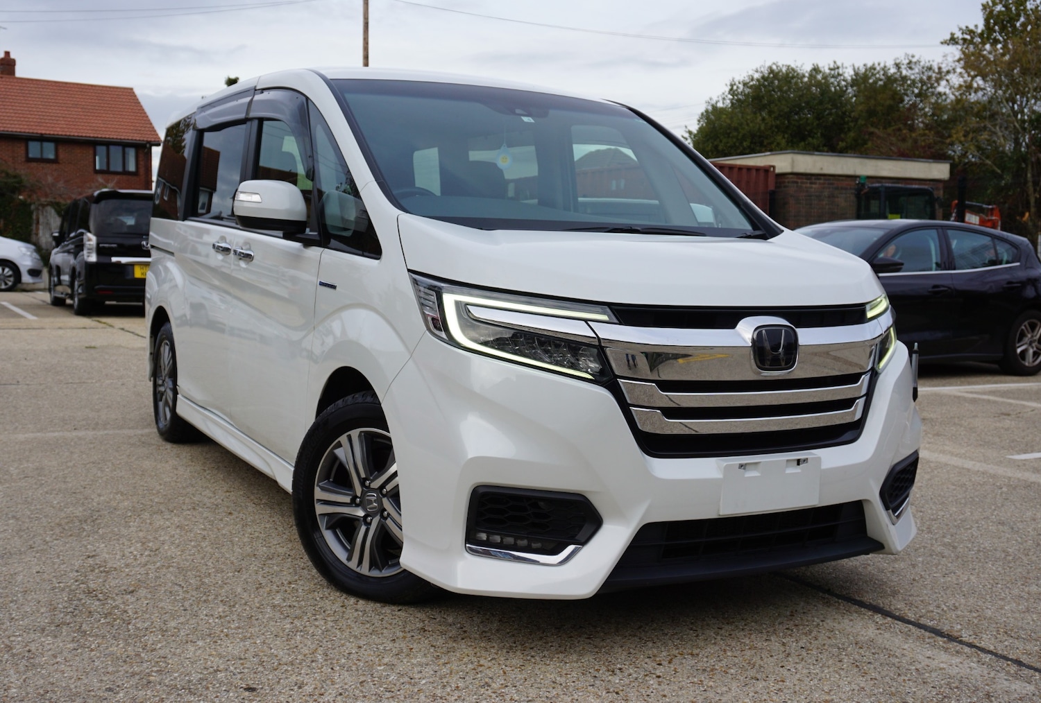 Used Honda Stepwagon 2018 for sale - 76440050: Photo 1