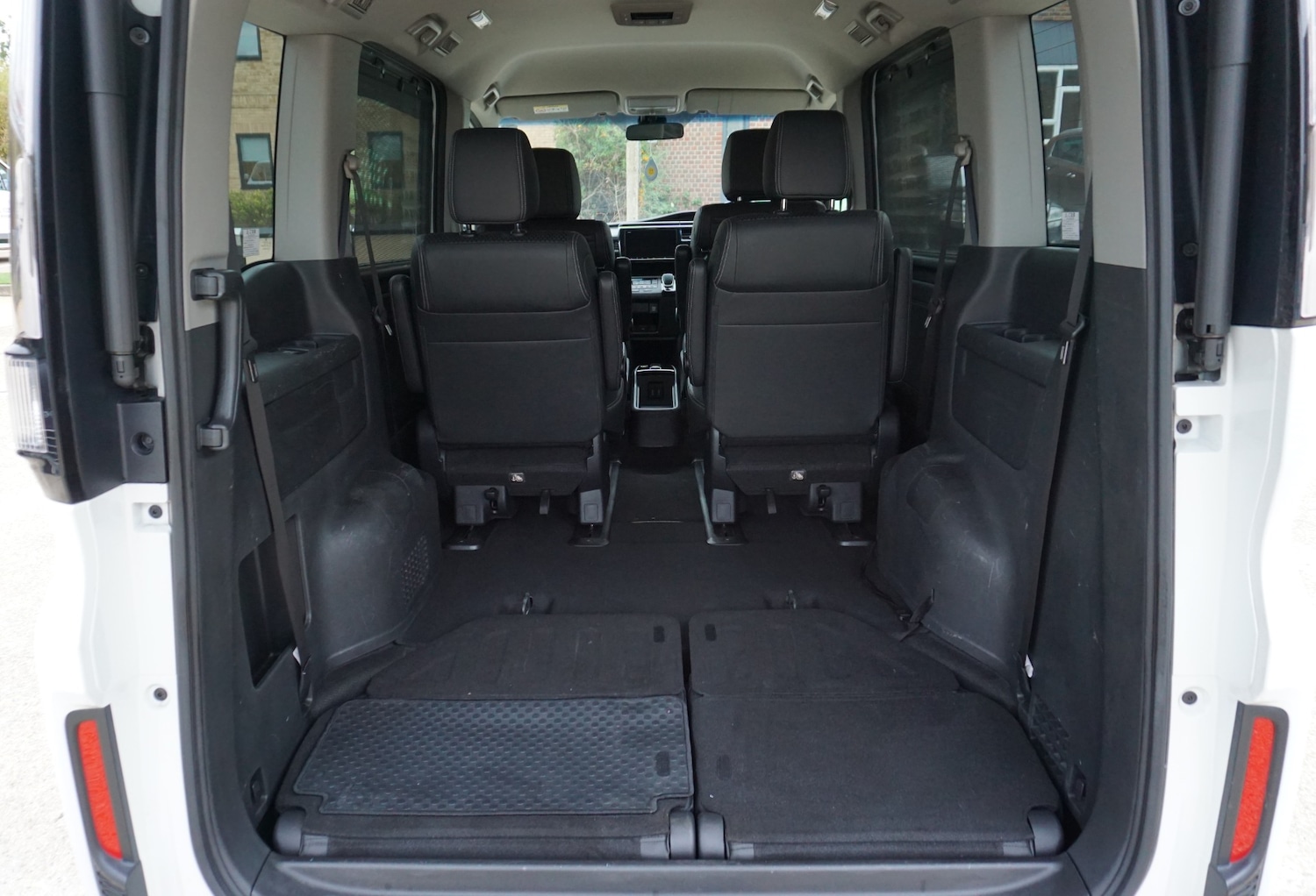 Used Honda Stepwagon 2018 for sale - 76440050: Photo 21