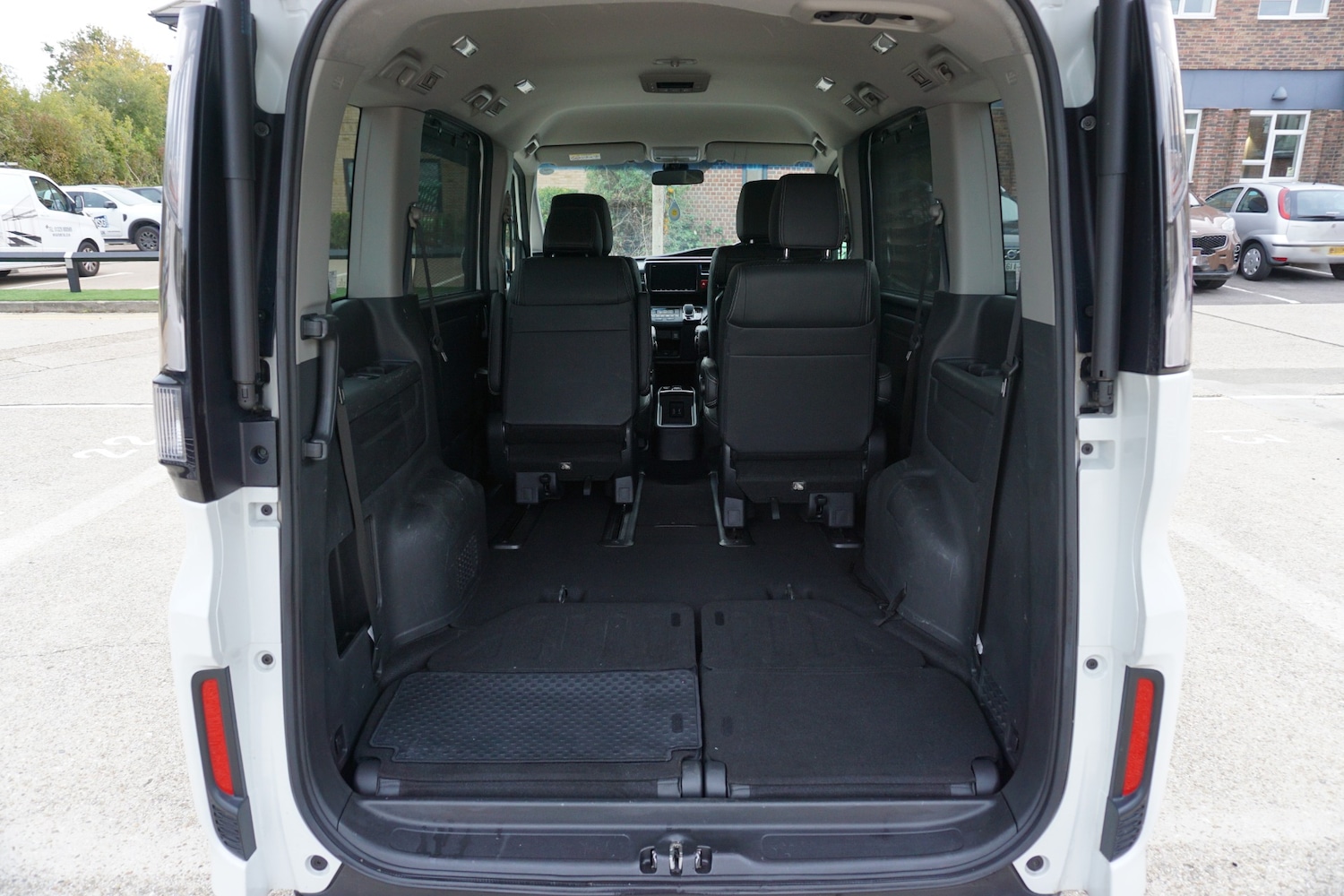 Used Honda Stepwagon 2018 for sale - 76440050: Photo 23