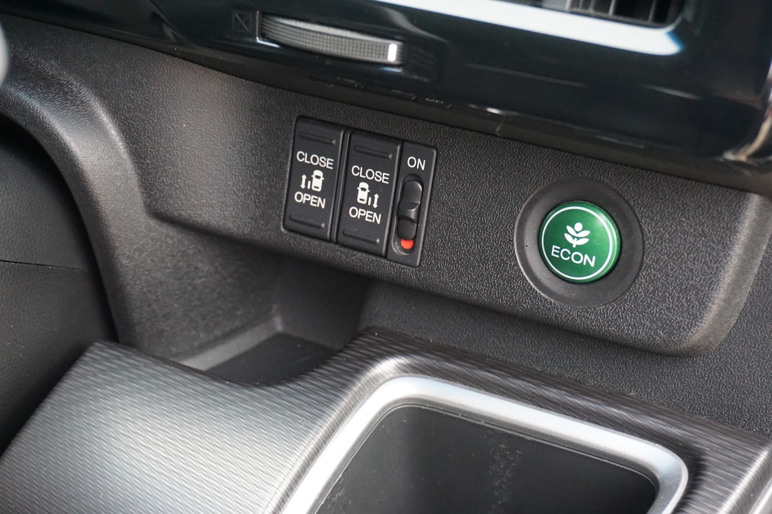 Used Honda Stepwagon 2018 for sale - 76440050: Photo 29