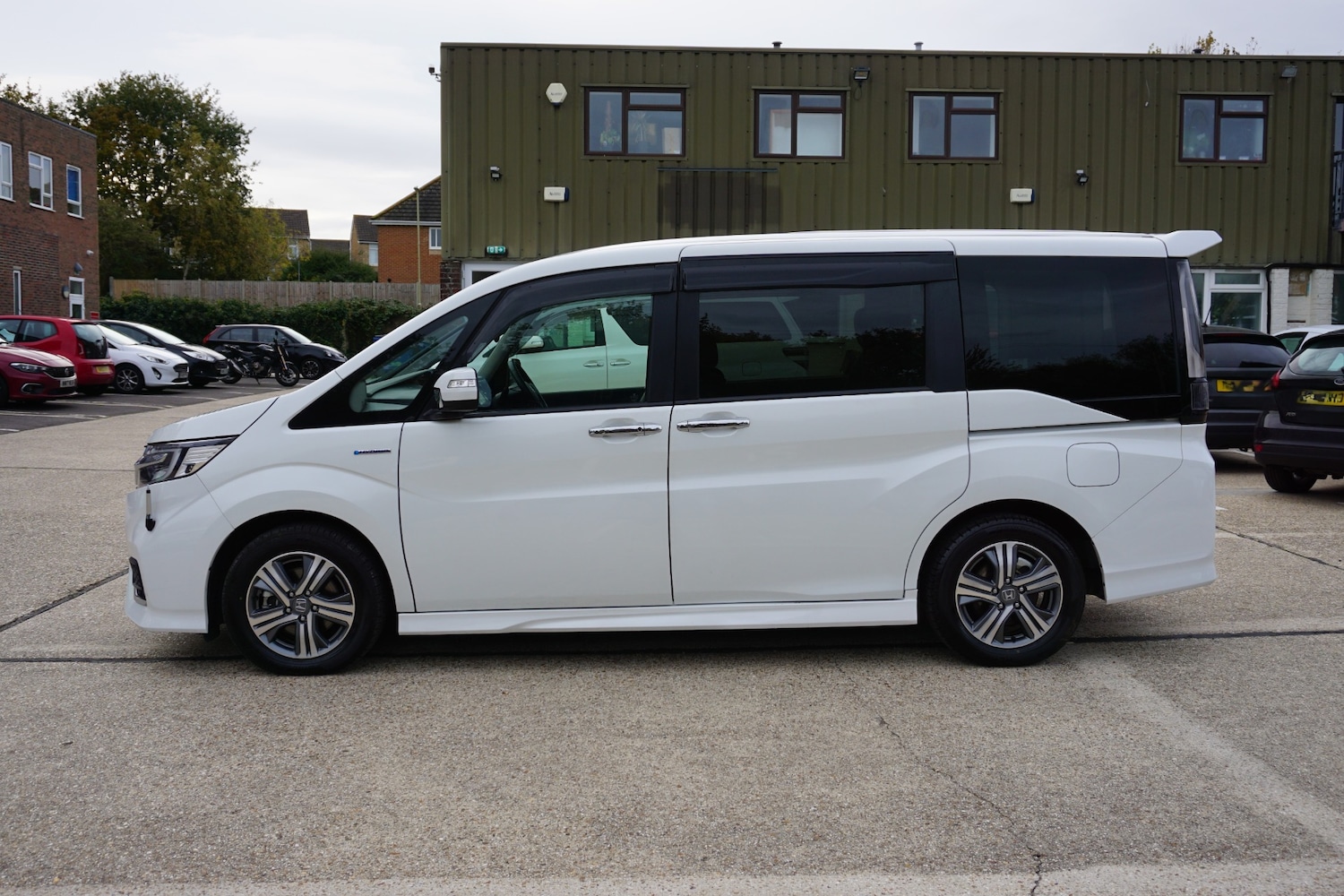 Used Honda Stepwagon 2018 for sale - 76440050: Photo 8