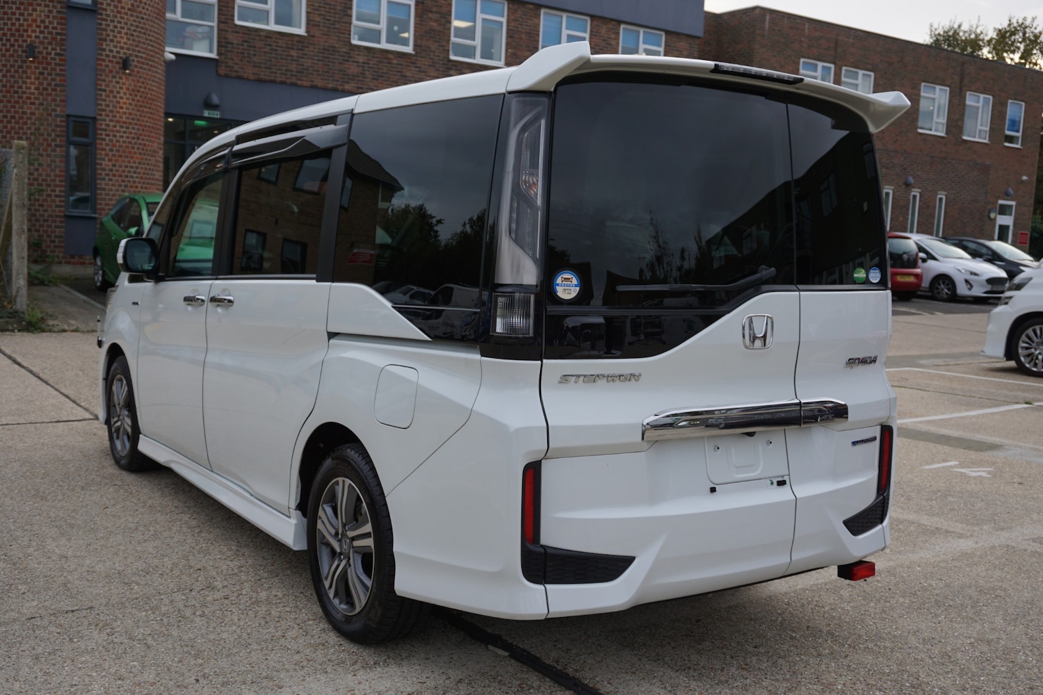Used Honda Stepwagon 2018 for sale - 76440050: Photo 9