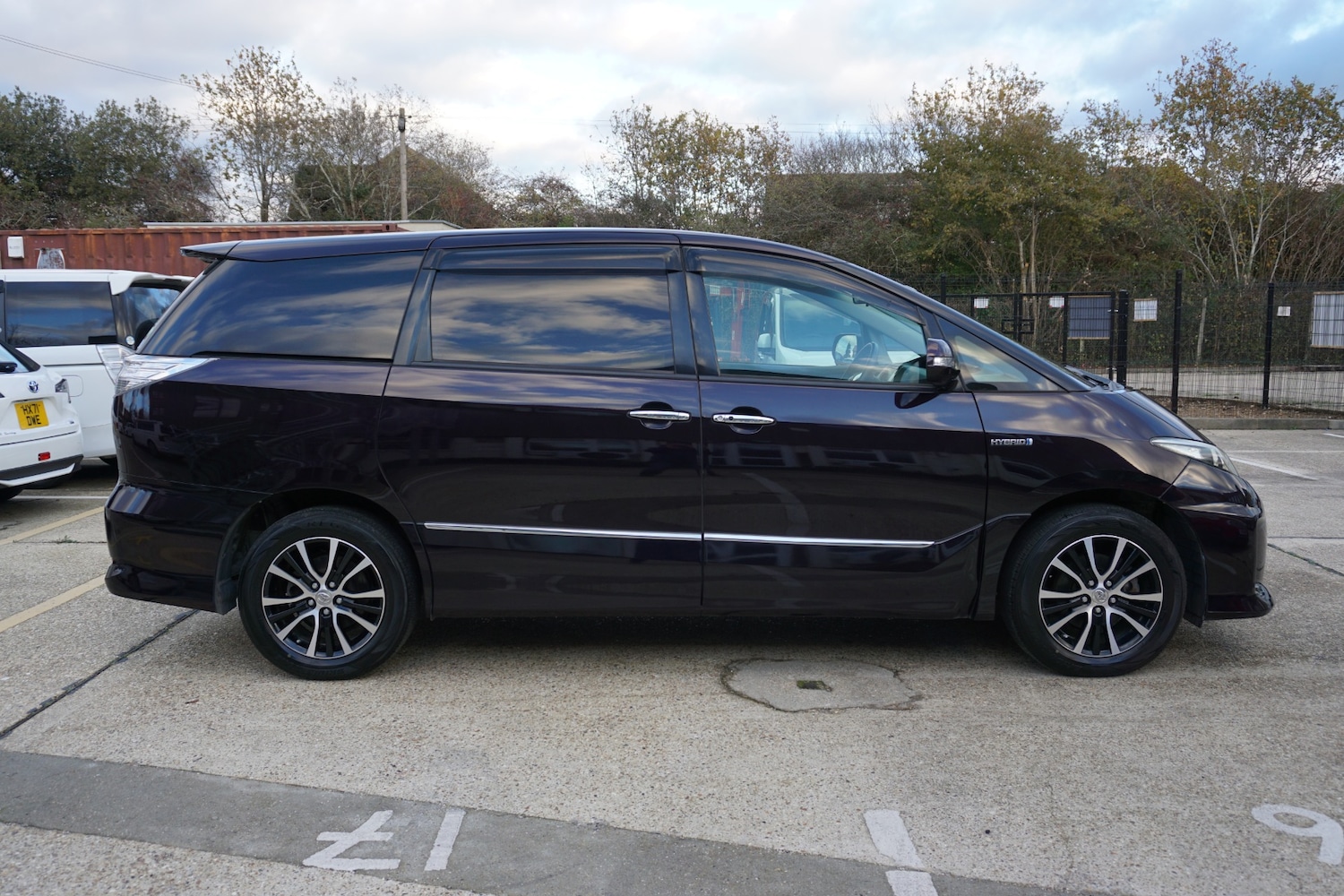 Used Toyota Estima 2025 for sale - 76700547: Photo 2