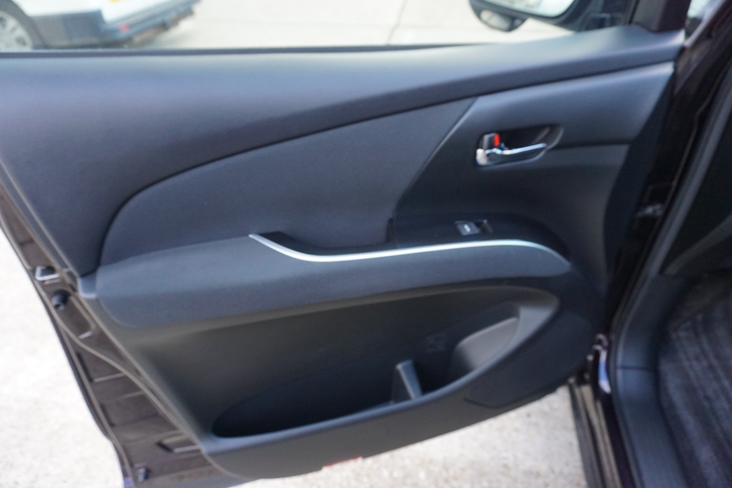 Used Toyota Estima 2025 for sale - 76700547: Photo 30