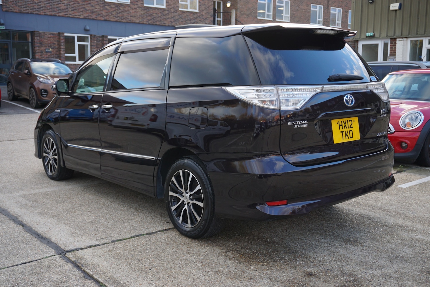 Used Toyota Estima 2025 for sale - 76700547: Photo 8