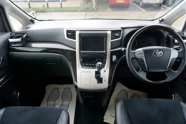 Used Toyota Vellfire 2013 for sale - 76018284: Photo 10