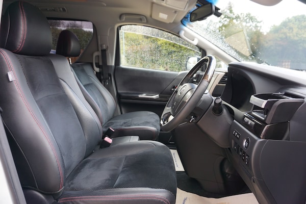 Used Toyota Vellfire 2013 for sale - 76018284: Photo 11