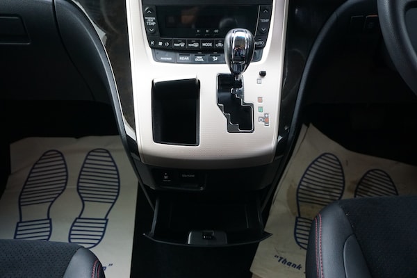 Used Toyota Vellfire 2013 for sale - 76018284: Photo 26