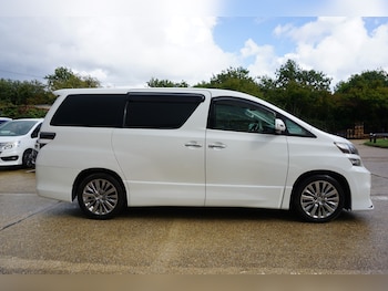 Used Toyota Vellfire 2013 for sale - 76018284: Photo 2