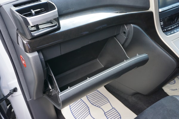 Used Toyota Vellfire 2013 for sale - 76018284: Photo 30
