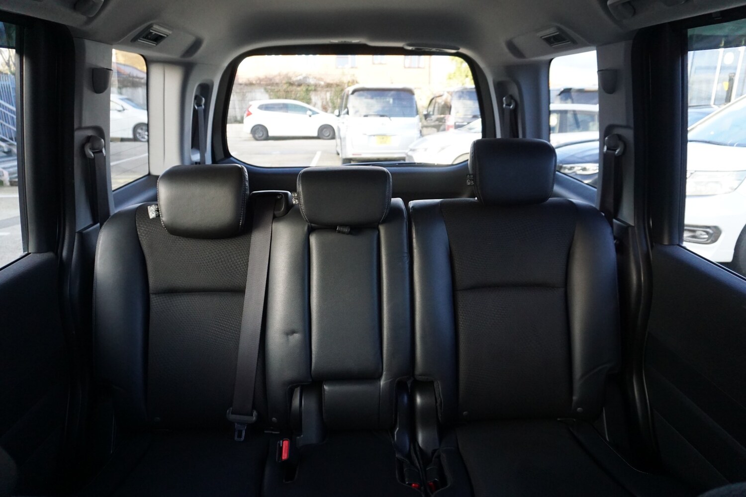 Used Honda Stepwagon 2013 for sale - 77400202: Photo 15