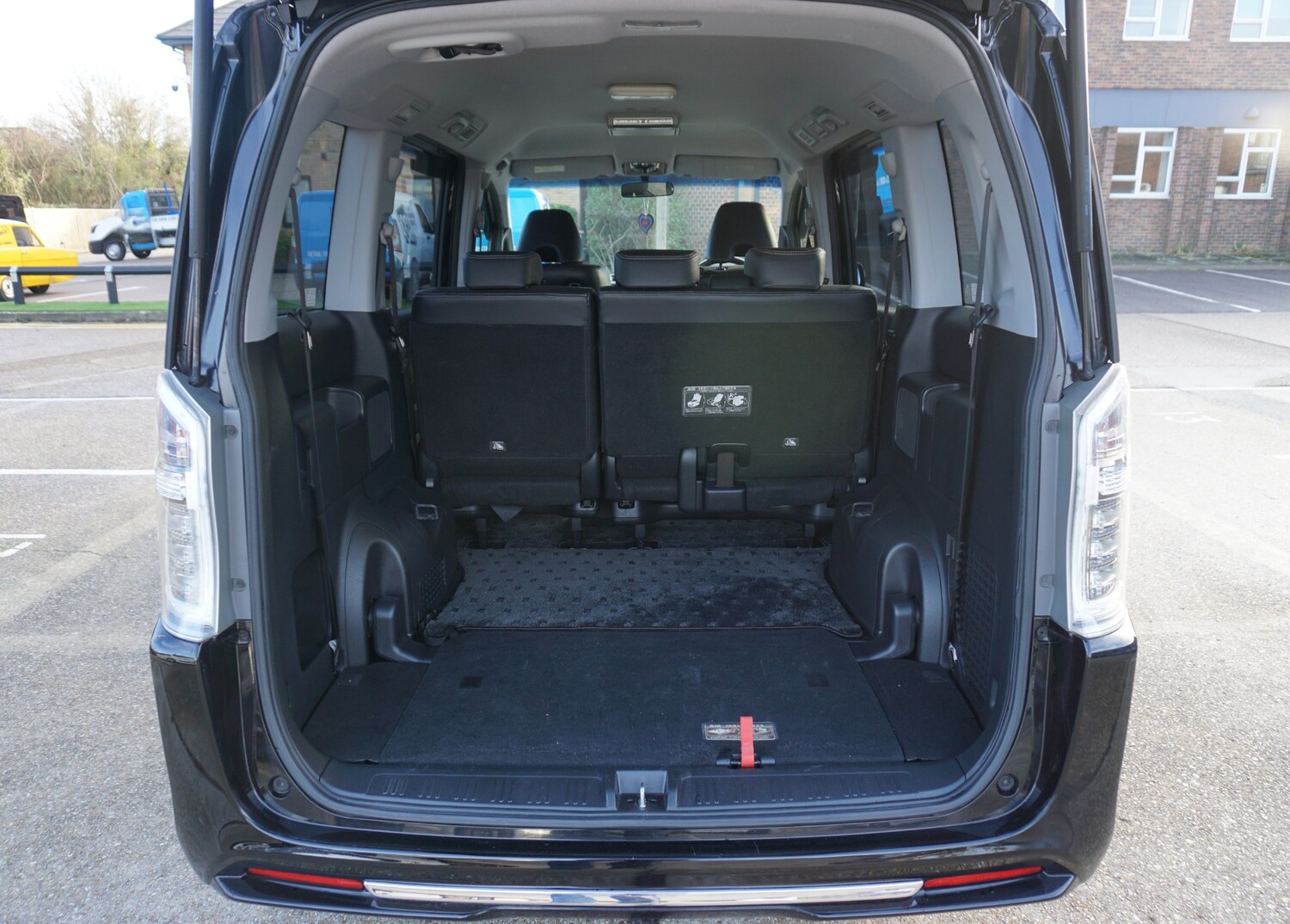 Used Honda Stepwagon 2013 for sale - 77400202: Photo 16