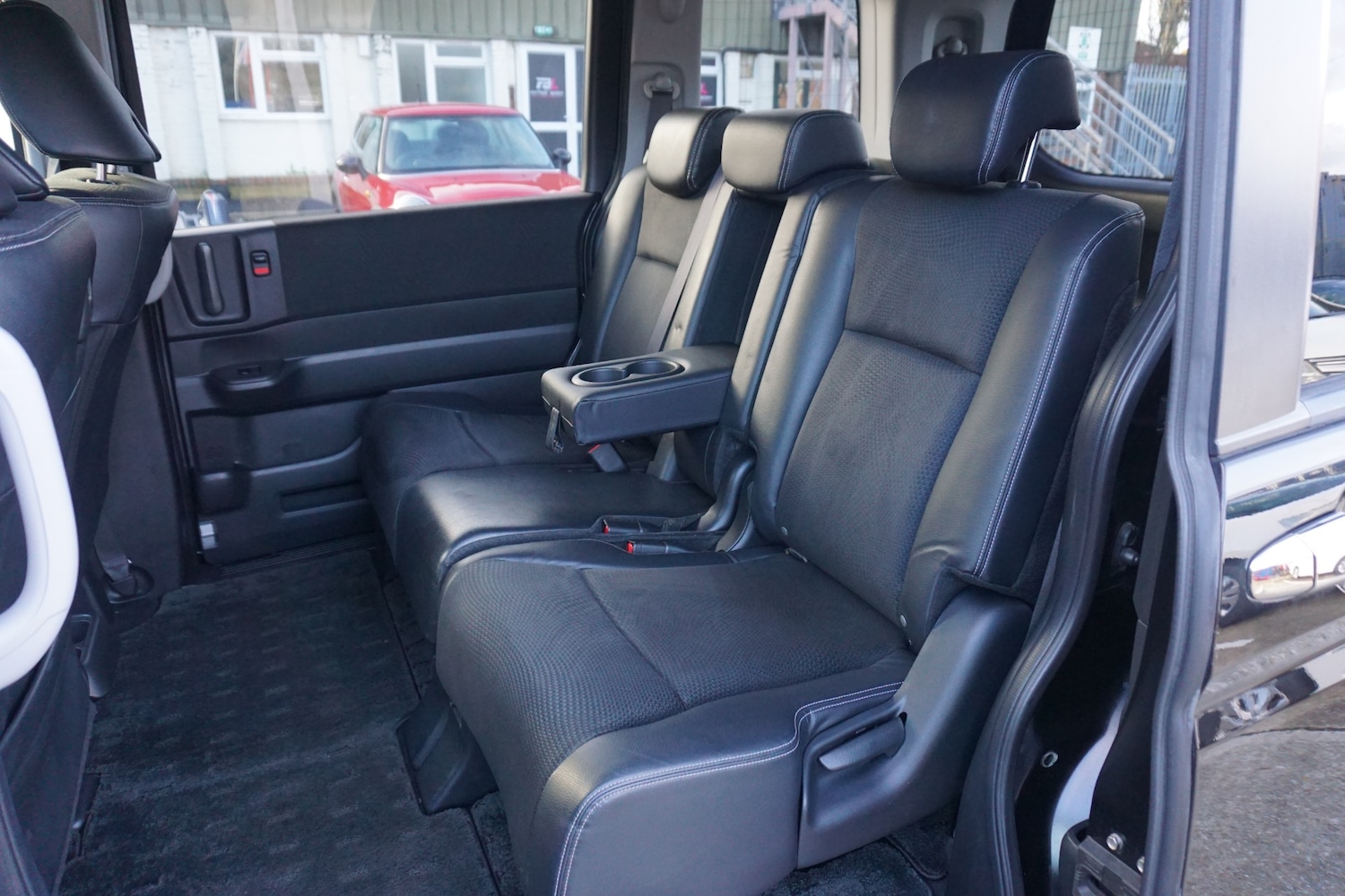 Used Honda Stepwagon 2013 for sale - 77400202: Photo 24