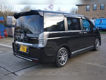 Used Honda Stepwagon 2013 for sale - 77400202: Photo