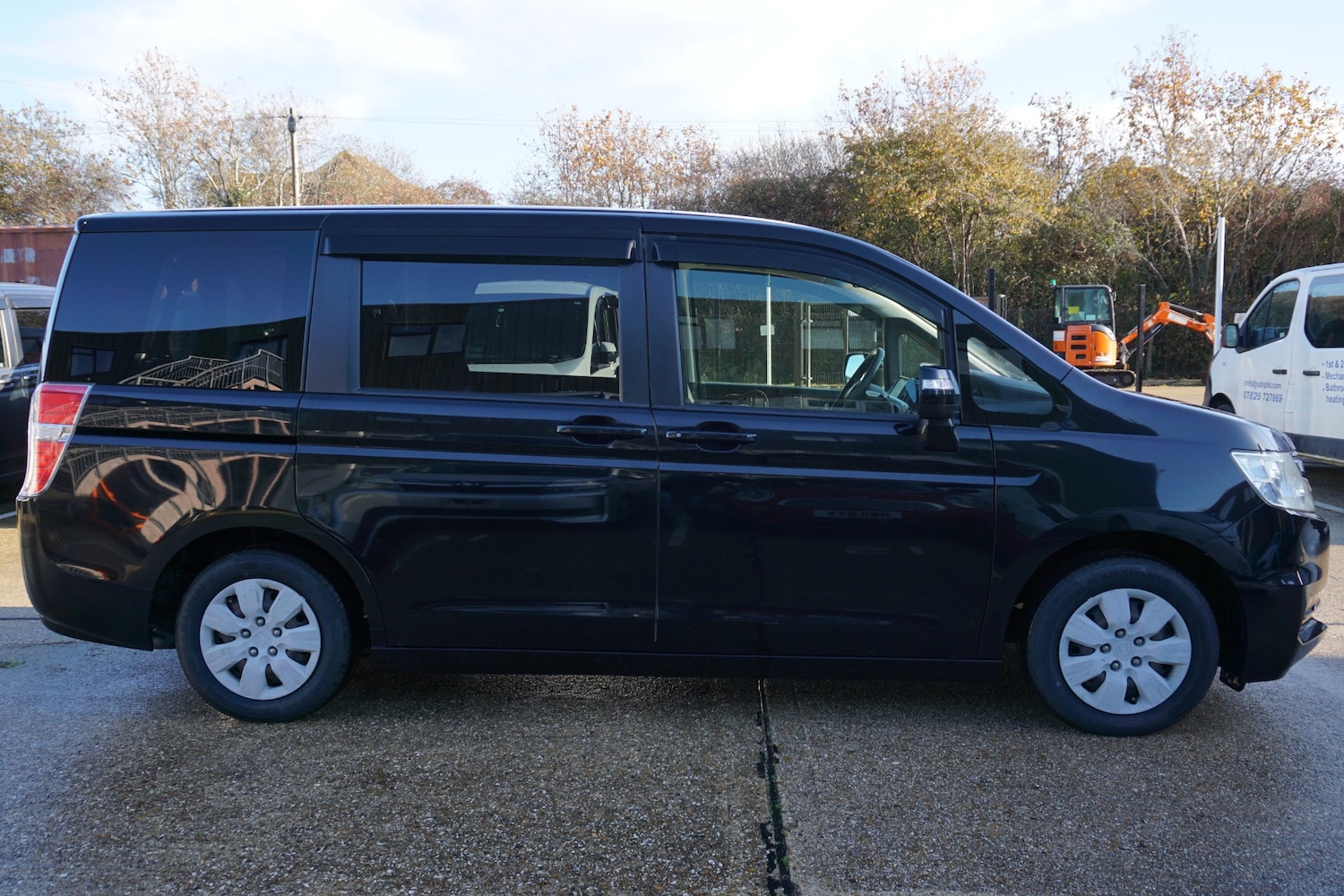 Used Honda Stepwagon 2014 for sale - 76847714: Photo 2