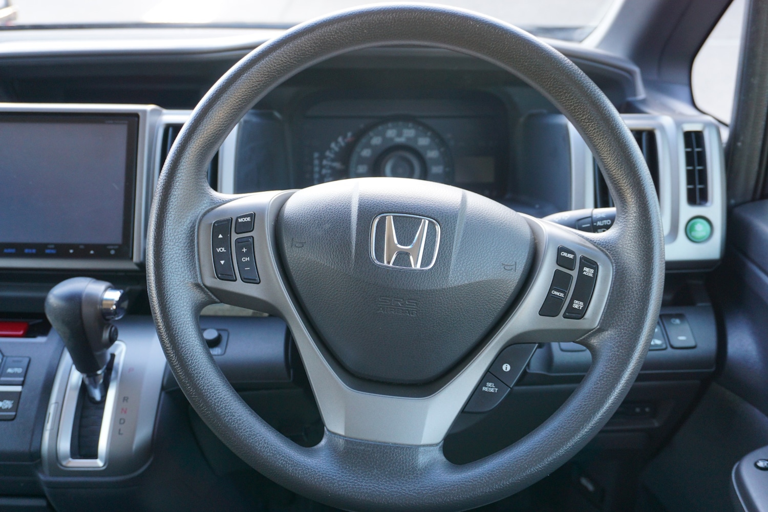 Used Honda Stepwagon 2014 for sale - 76847714: Photo 27