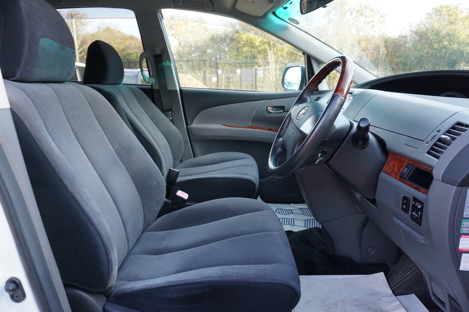 Used Toyota Estima 2012 for sale - 76596622: Photo 11