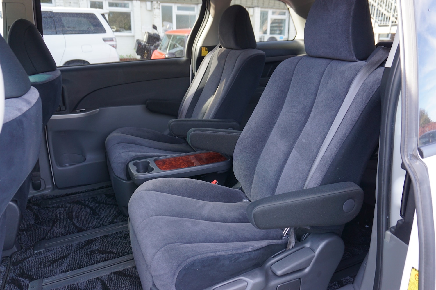 Used Toyota Estima 2012 for sale - 76596622: Photo 24