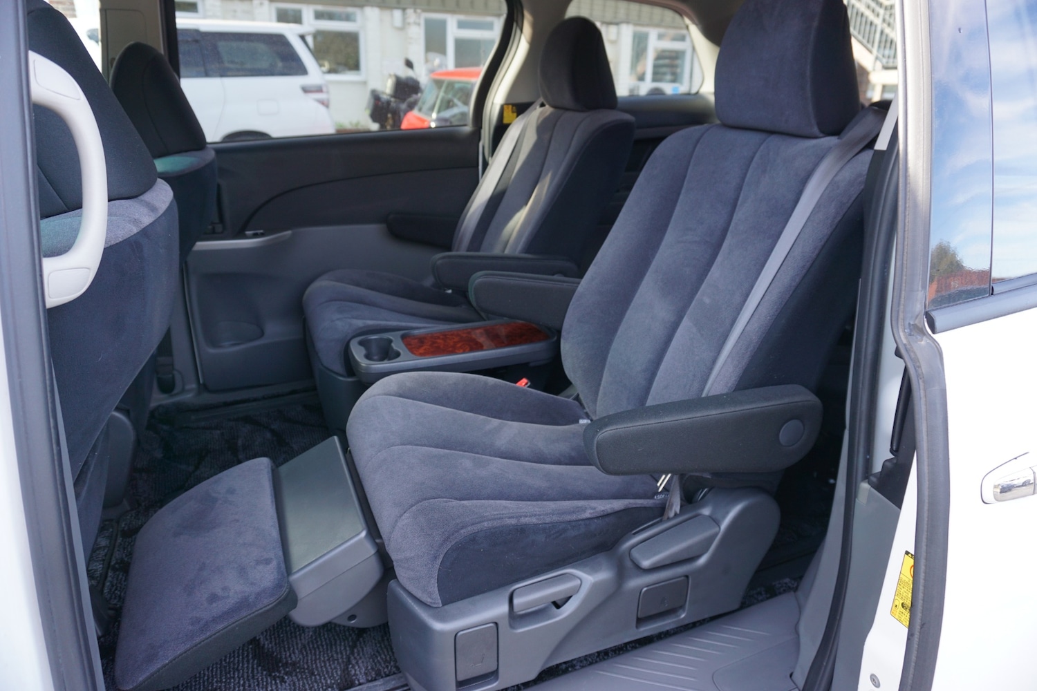 Used Toyota Estima 2012 for sale - 76596622: Photo 25