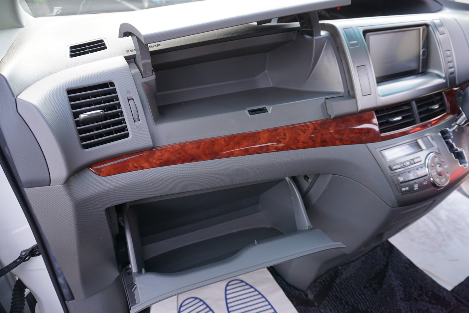 Used Toyota Estima 2012 for sale - 76596622: Photo 32