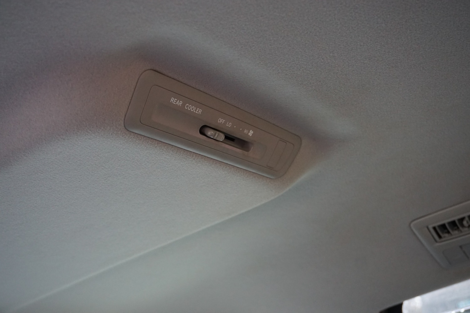 Used Toyota Estima 2012 for sale - 76596622: Photo 34