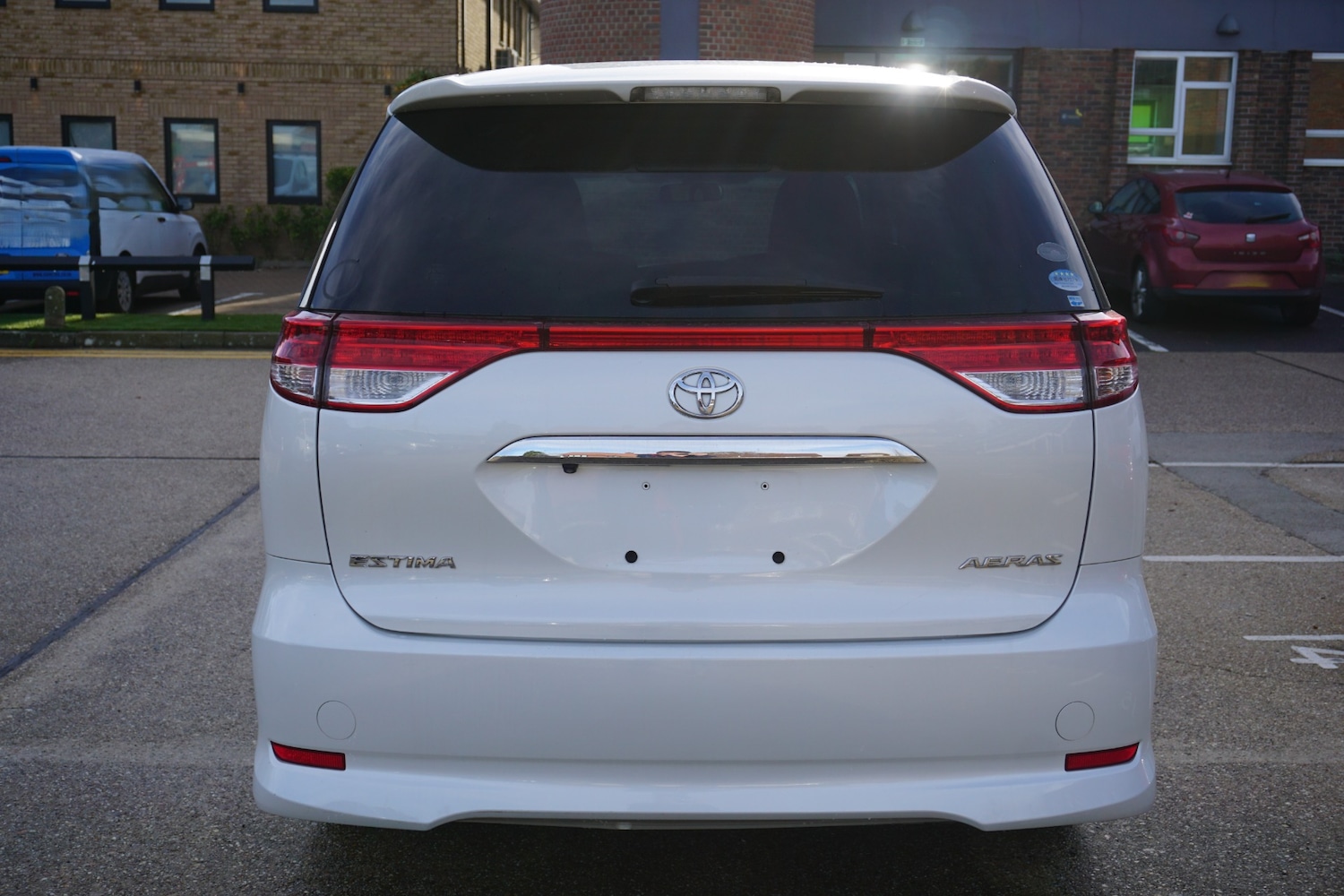 Used Toyota Estima 2012 for sale - 76596622: Photo 4