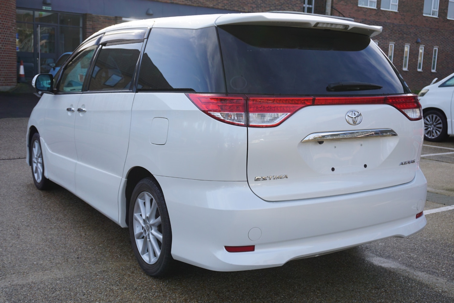 Used Toyota Estima 2012 for sale - 76596622: Photo 8
