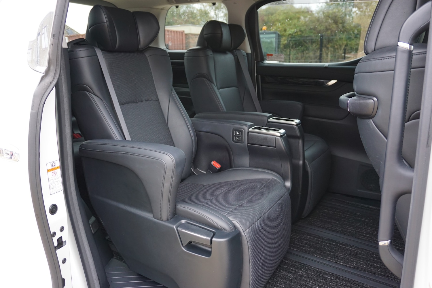 Used Toyota Alphard 2025 for sale - 76377008: Photo 13