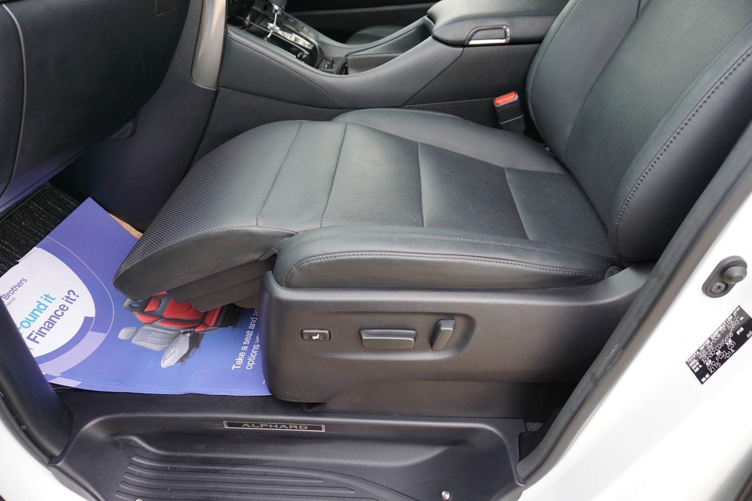 Used Toyota Alphard 2025 for sale - 76377008: Photo 29